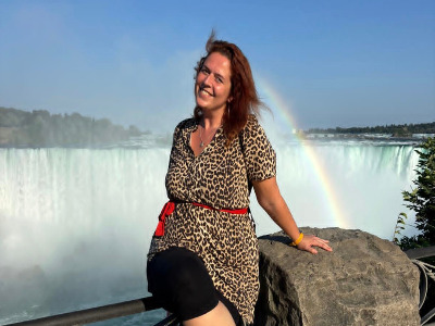 Do you feel sometimes overwhelmed with all the stuff you own and don’t know where to put it, because it didn’t find the right spot yet? Are you carrying things from one place to another and building up clutter, because you just don’t know where to put it? <br><br><b>Hi, I’m Natalie,</b> a girl with a German creative and organised brain. Since many years I’m helping my friends out to organise their wardrobes, shelves, rooms and even whole flats. I know it can be hard especially when you move from one to another place and don’t know how to sort, organise and arrange things. <br><br><b>Homeorganising</b> became my passion in the last couple of years and I worked for several hosts in different countries at different properties. <br><br>I always look for a new challenge and I’m flexible and not stucked at one place. As a long term traveller I’m used to fly around the world and could also be your next guest helping you out in your home.<br><br>What does <b>Home Organisation</b> include? <br><br><b>Home organizing</b> involves decluttering and creating systems to make a space functional and tidy. 